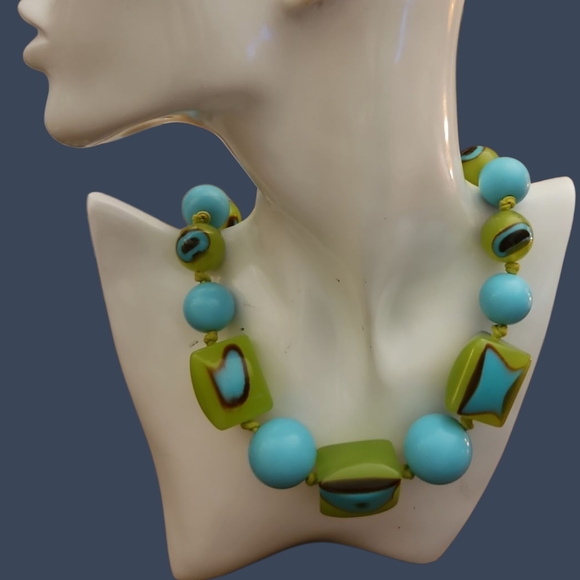 Vintage Funky Green and Blue Chunky Knot Beaded Statement Necklace - Picture 1 of 8